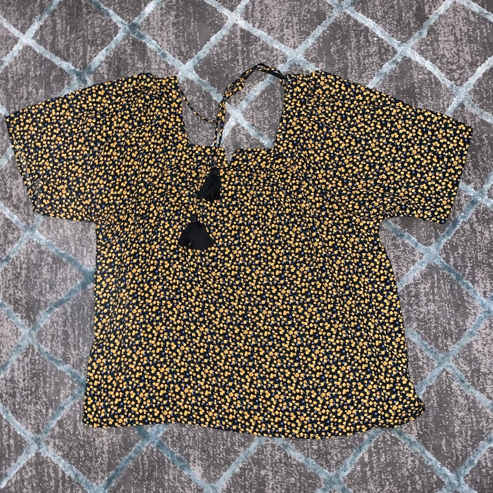 Floral Short- Sleeved Blouse with Tassel Tie